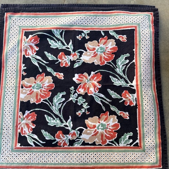 Set of 4 Colorful Black Green and Salmon Floral 100% Cotton Dinner Napkins 22" - Picture 2 of 5